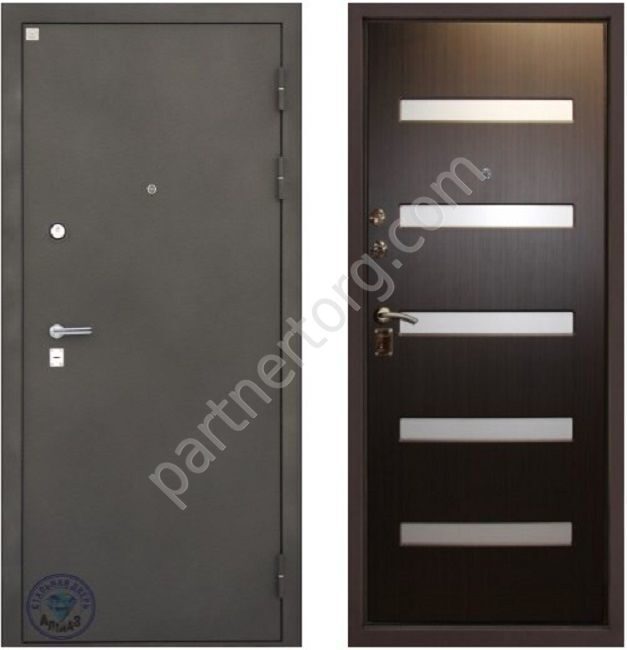 Циркон входная стальная дверь 4 притвора с отделкой Крокодил, Ящерица, Шелк, Серебро