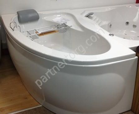 Лира асимметричная акриловая ванна Riho 140х90см