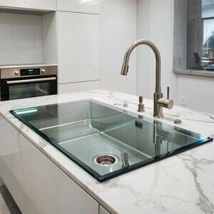 кухонная мойка из стекла
