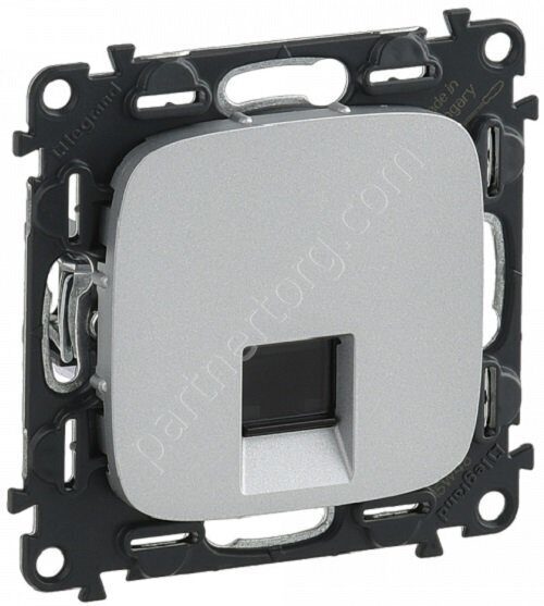 Legrand Valena Allure розетка информационная RJ45 5e UTP, с лицевой панелью, цвет алюминий
