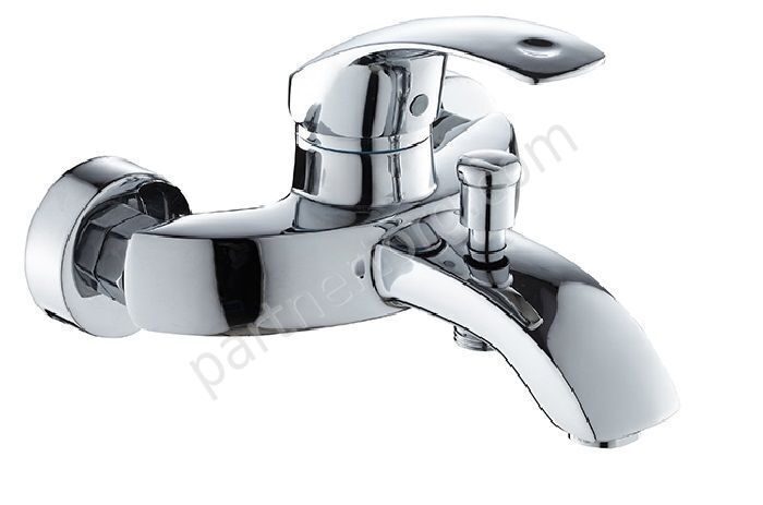 Walls смеситель для ванной с коротким изливом Gross Aqua 2580580С