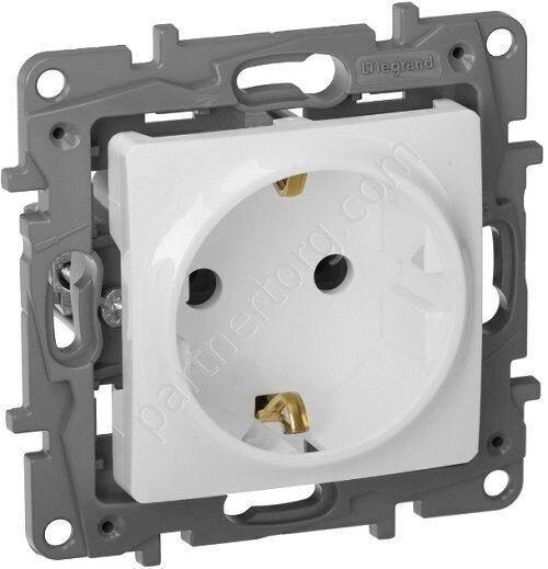 Legrand Etika cиловая розетка 2К+З 16А 250В, винтовые зажимы, цвет белый