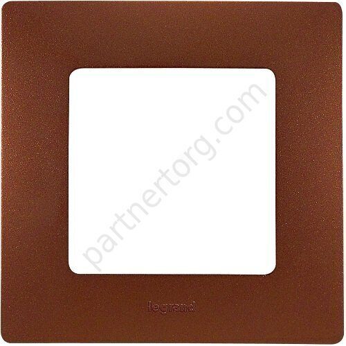 Рамки для серии Etika Legrand в цвете какао