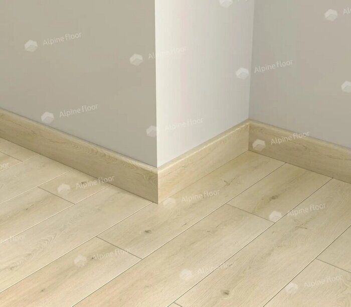 SK 13-24 Гигантум Parquet Light плинтус напольный Alpine Floor
