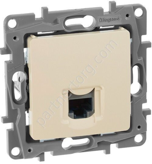 Legrand Etika розетка информационная RJ45 5e UTP, цвет слоновая кость