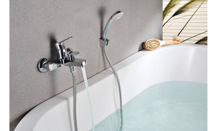 Plus Grace LM1512C смеситель для ванны и душа с однофункциональной лейкой, хром Lemark