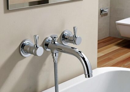 Как выбрать смеситель для ванной комнаты: универсальный гид для покупателя