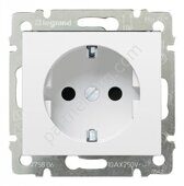 Valena Legrand  розетка IP44 2К+З со шторками цвет белый