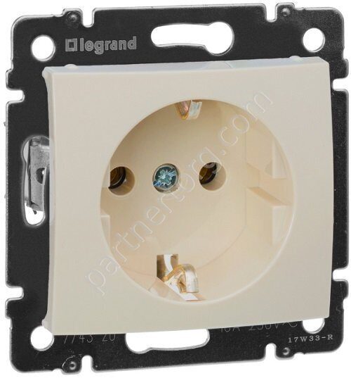 Legrand Valena Classic cиловая розетка 2К+3 10/16А 230/250В, винтовые зажимы, цвет слоновая кость