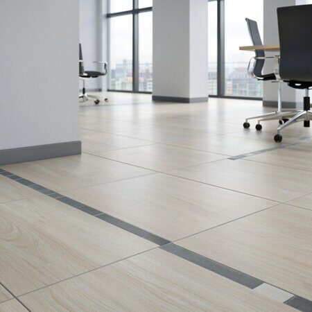 изображение плитки ПВХ в коммерческом помещении