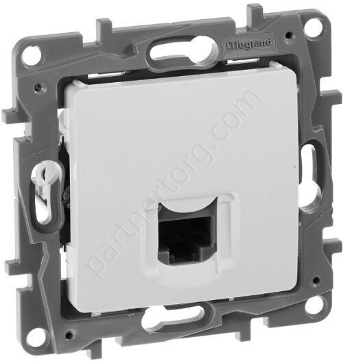 Legrand Etika розетка информационная RJ45 5e UTP, цвет белый