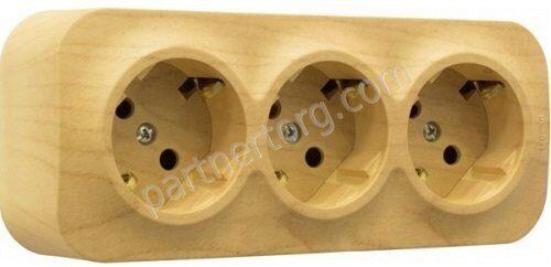 Legrand Quteo cиловая розетка тройная 3x2К+З 16А 250В, со шторками, цвет светлое дерево