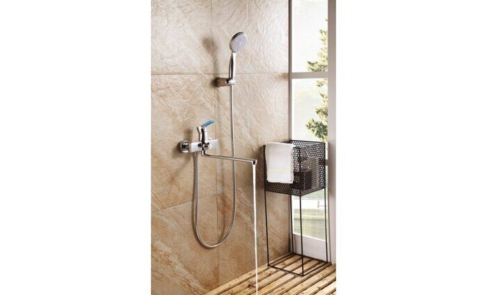 Aura LM0651C, смеситель для ванны и душа с плоским поворотным изливом, хром Lemark