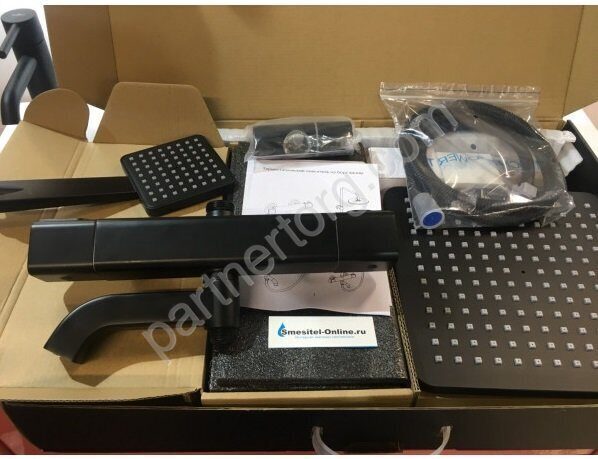 Gappo G2491-6 душевая система с тропическим душем,  с термостатом черная