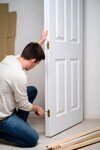 Можно ли установить межкомнатную дверь своими руками? Пошаговая инструкция