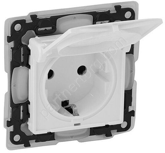 Legrand Valena Life cиловая розетка 2К+З 16А 250В IP44, со шторками, с крышкой, цвет белый