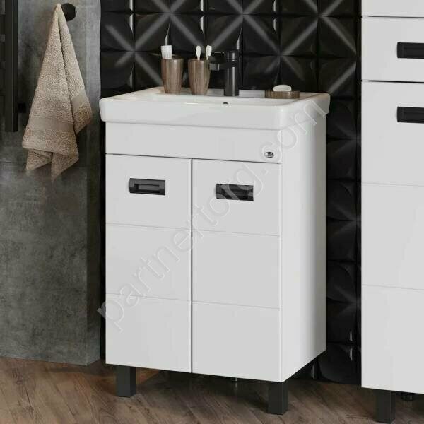 Балтика-Квадро Black 60.11 белая напольная тумба для ванной комнаты Onika с умывальником Тигода-60