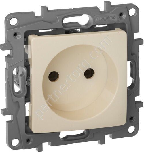 Legrand Etika cиловая розетка 2К 16А 250В, цвет слоновая кость