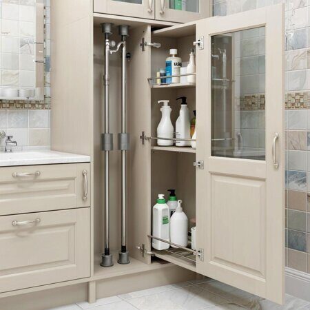 Шкафы-пеналы в ванной комнате скрывающие стояковые трубы