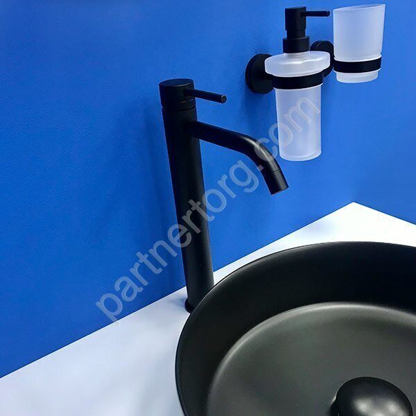 Paffoni Light LIG081NO черный высокий смеситель для раковины