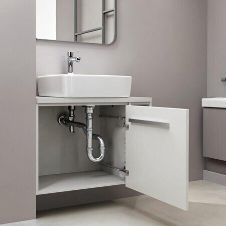 изображение спрятанные трубы под раковиной