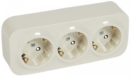 Legrand Quteo cиловая розетка тройная 3x2К+З 16А 250В, со шторками, цвет слоновая кость