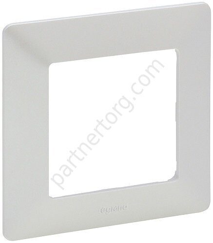 Рамки для серии Valena Legrand Life в цвете жемчуг