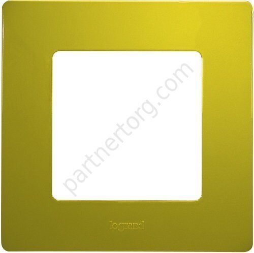 Рамки для серии Etika Legrand в цвете зеленый папоротник