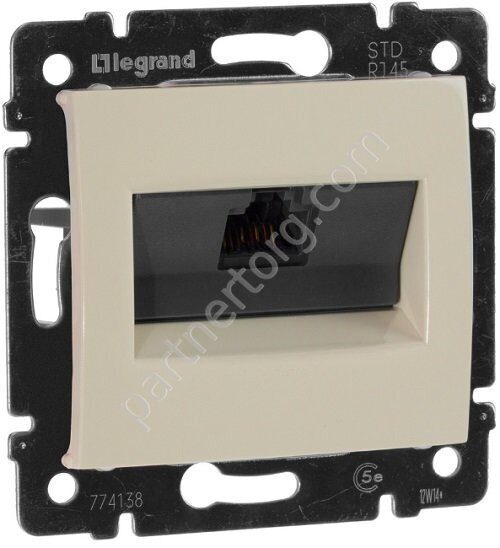 Legrand Valena Classic розетка информационная RJ45 5e UTP, с лицевой панелью, цвет слоновая кость