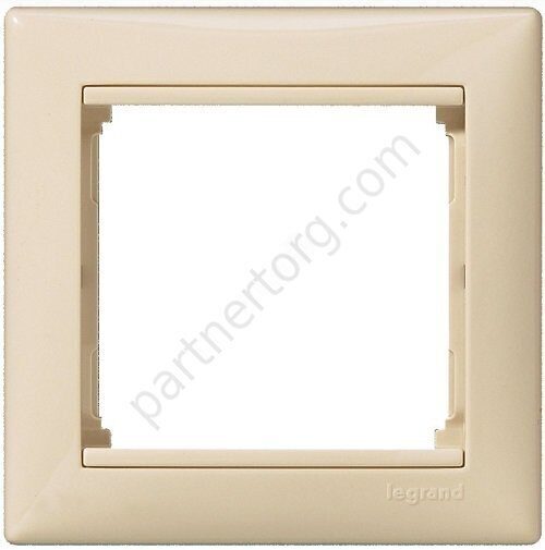 Рамки для серии Valena Legrand Classic в цвете слоновая кость