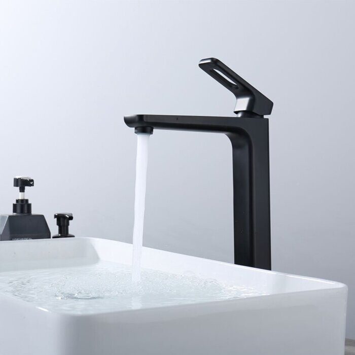 Raglo R51.15.06 смеситель для раковины высокий черный