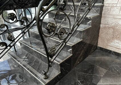 Лестницы и ступени из керамогранита