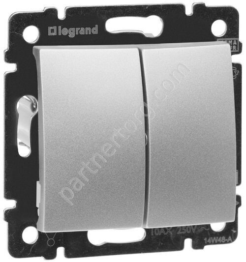 Legrand Valena Classic выключатель 2-х клавишный 10АX 250В, безвинтовые зажимы, с лицевой панелью, цвет алюминий